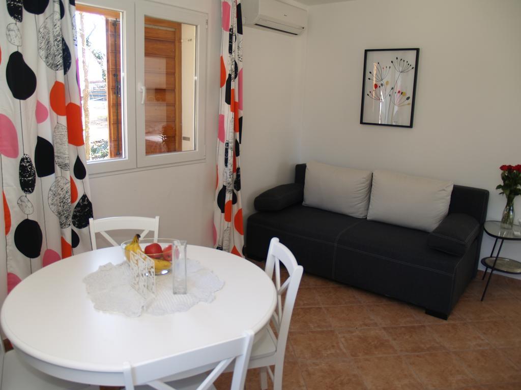 Ribarska Kuca Romana Premantura Habitación foto