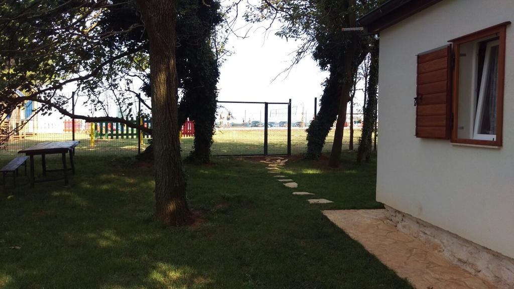 Ribarska Kuca Romana Premantura Exterior foto