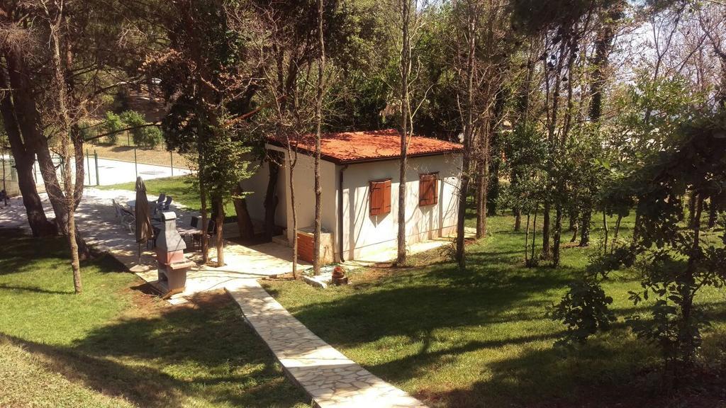 Ribarska Kuca Romana Premantura Exterior foto